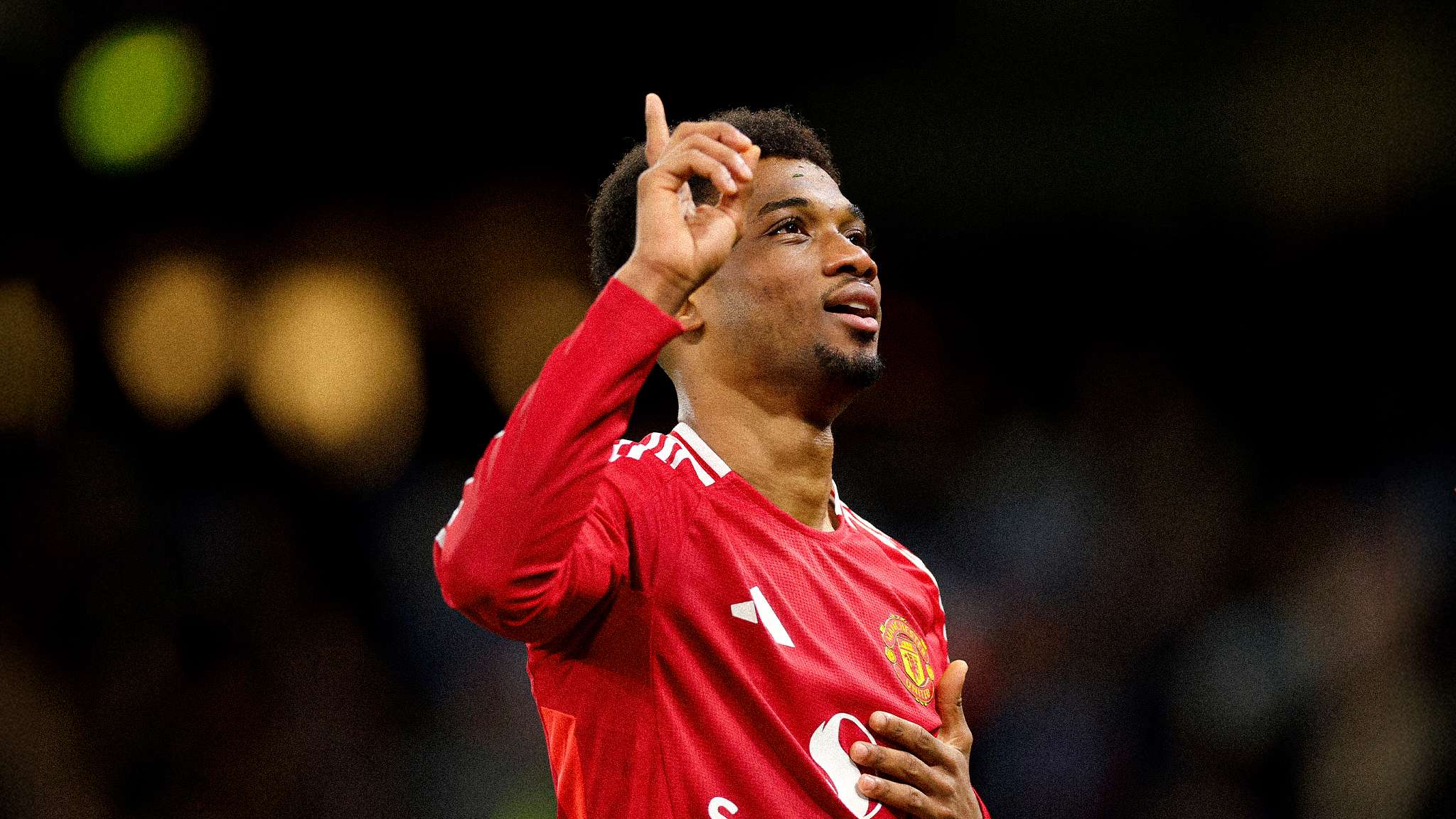 这个人好像才1米74吧，他的扣篮确实很帅，飘逸又不失力量感！.